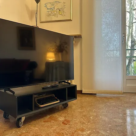 Appartamento A Due Passi Dal Borgo E Alta E Box Privato *